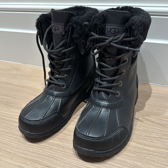 UGG kids boys girls Black Lace-Up Winter Boots Size 3. EU 35 - Picture 4 of 11